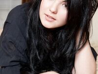 Chubby babe Debora shows her juicy vagina