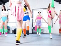 The Sweethearts Club cvičí ve skupinovém tréninku