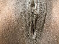 Fotos desnudas de la ébano Fae Love con brackets