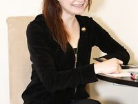 Roztomilá teen Jenna J Ross sa vyzlieka a sníva o tom, že je tehotná s Ryanom Madisonom